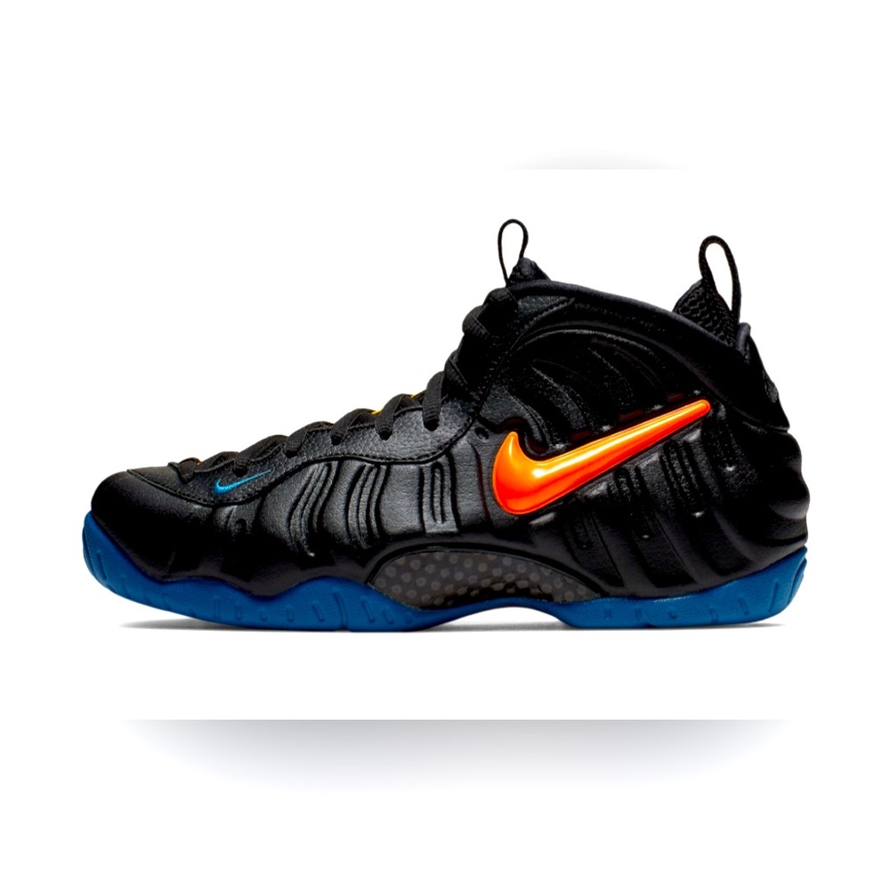 Nike Air “ Knicks “ Foamposite Pro • Men’s Size 12